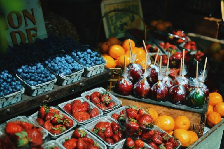Market Stalls Australia - strawberry fruit lot
